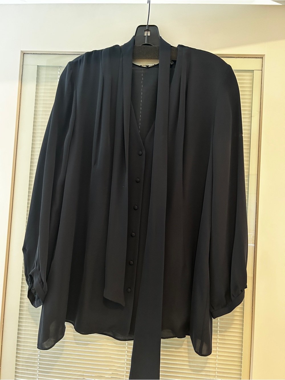 Elie Tahari Black Tie-Neck Button-Front Blouse
